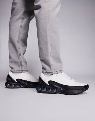 Nike Air Max DN sneakers in black and gray