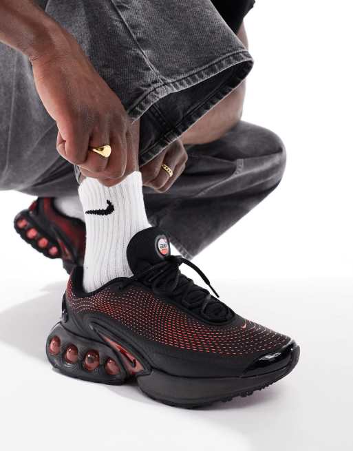 Nike Air Max DN sneakers in black and red, 3 of 5