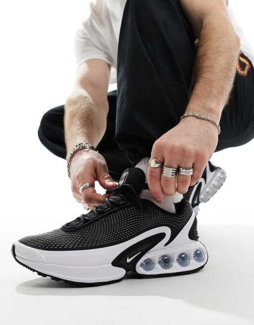 Nike Air Max DN sneakers in black and white, 3 of 5