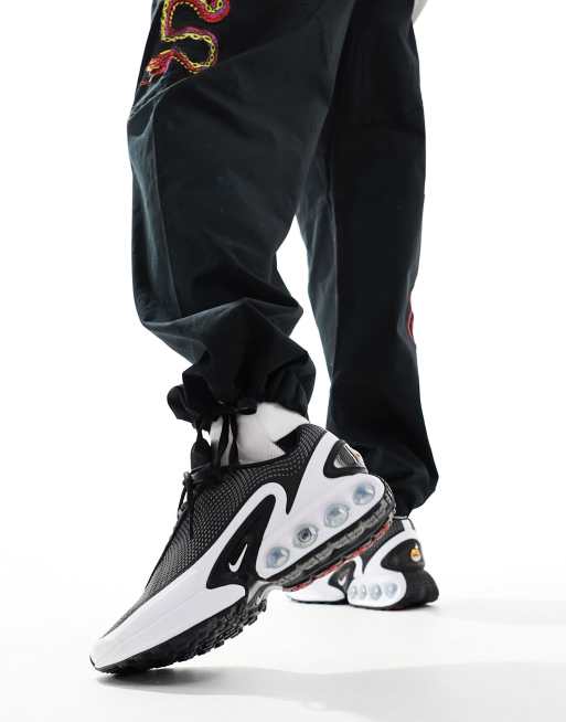 Nike Air Max DN sneakers in black and white, 5 of 5
