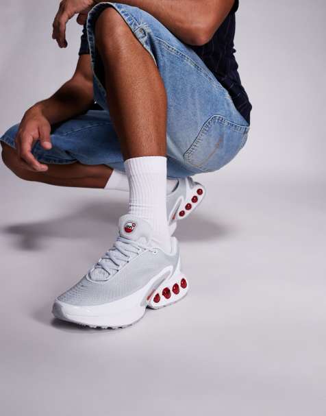 Nike Air Max DN sneakers in light gray and red - view 1