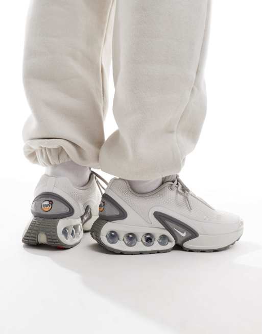 Nike Air Max DN sneakers in light gray, 3 of 5