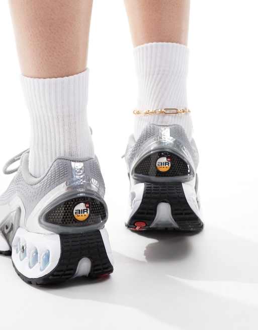 Nike Air Max DN sneakers in silver