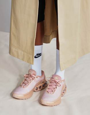 Nike - Air Max DN x Isamaya French - Sneaker in Beige-Neutral