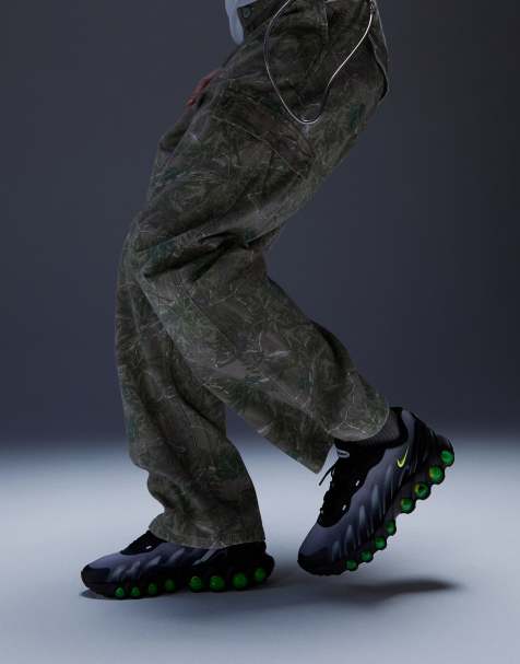 Nike Air Max DN8 sneakers in black and gray - view 1