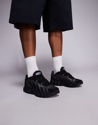Nike Air Max DN8 sneakers in black and gray