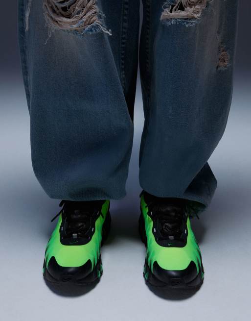 Nike Air Max DN8 sneakers in black and green, 2 of 5