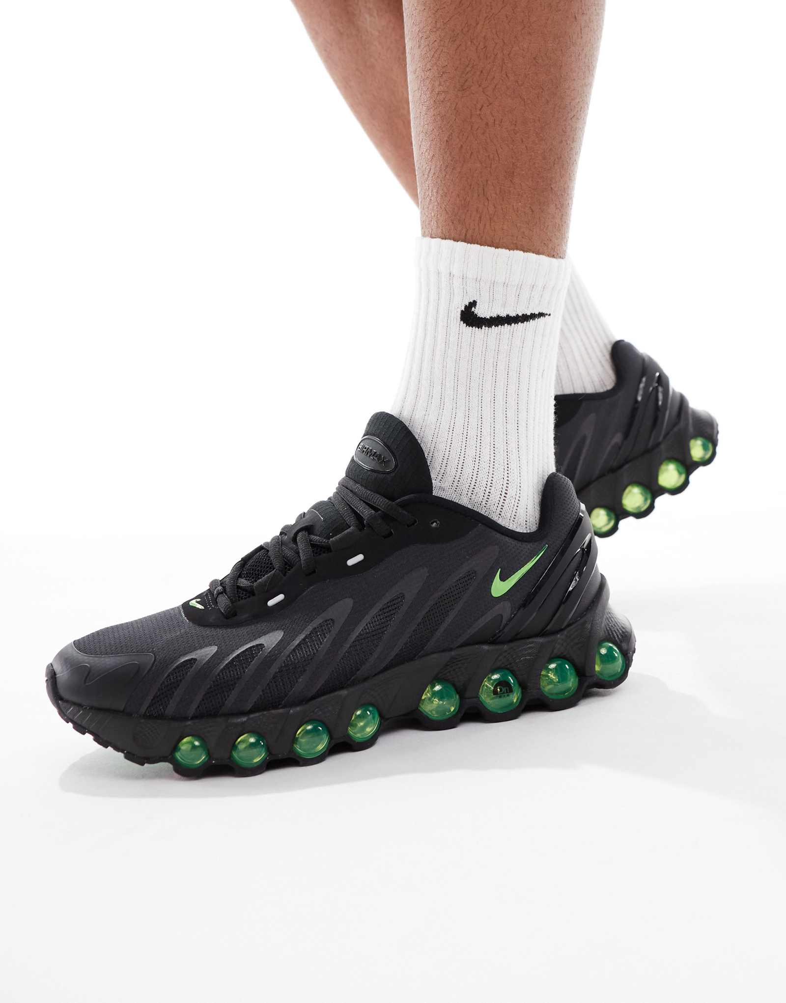 Кроссовки Nike Air Max DN8 черного и зеленого цветов