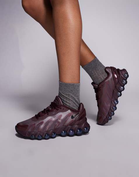 Nike Air Max Dn8 sneakers in burgundy - view 1