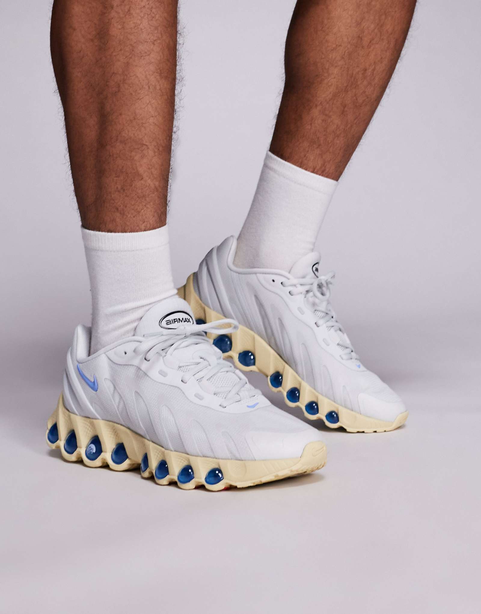 Кроссовки Nike Air Max DN8 серого и черного цветов