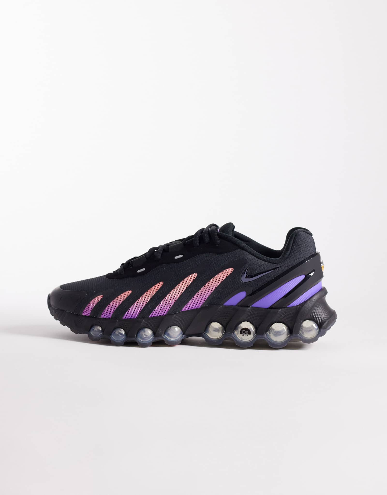 Кроссовки Nike Air Max DN8 розового и серебристого цвета 