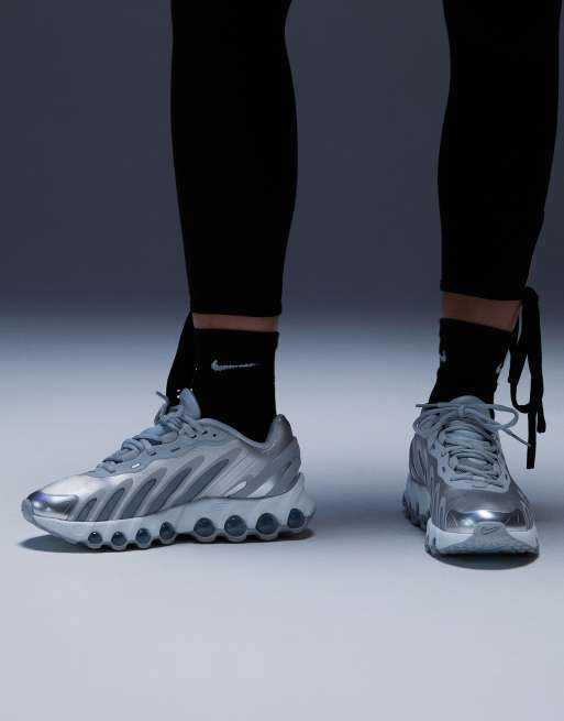 Nike Air Max DN8 sneakers in silver | ASOS