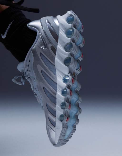 Nike Air Max DN8 sneakers in silver, 4 of 5