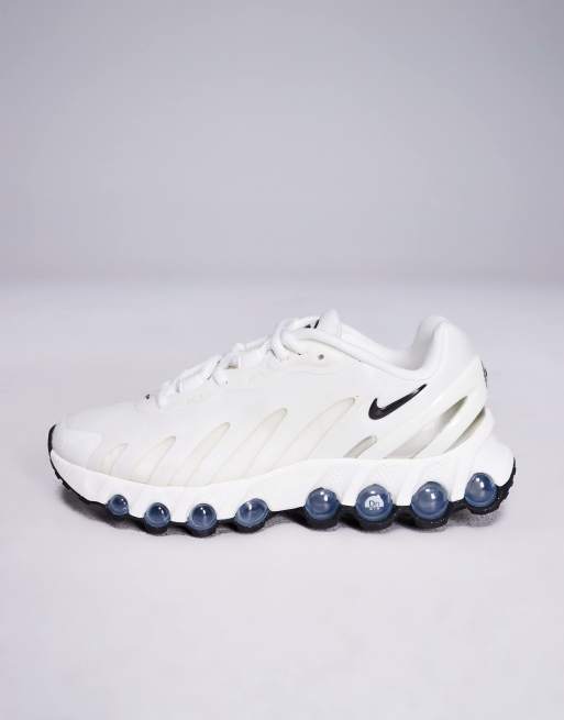 Nike Air Max DN8 sneakers in white and black