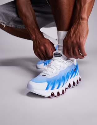 Nike Air Max DN8 sneakers in white and blue - view 1
