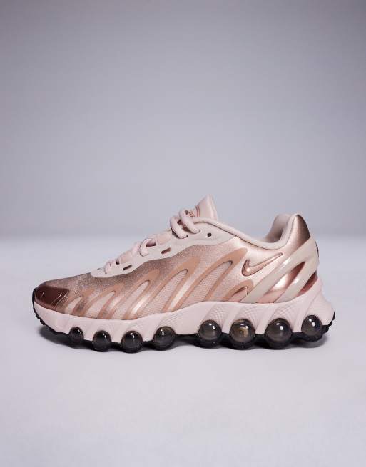 Nike Air Max DN8 trainers in beige, 2 of 5