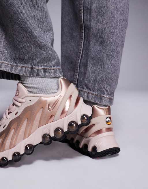 Nike Air Max DN8 trainers in beige, 5 of 5