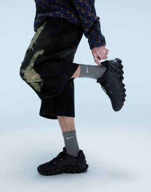 Nike Air Max DN8 trainers in black
