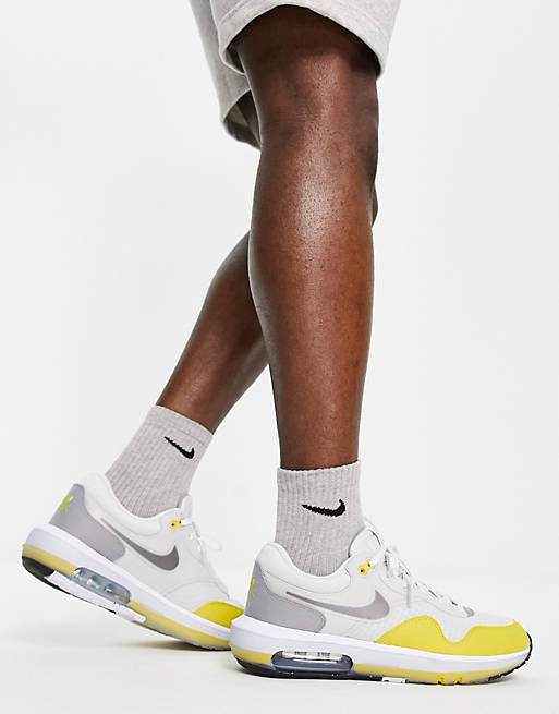 kaas Actuator Kinderpaleis Nike – Air Max Motif – Sneaker in Grau und Gelb | ASOS