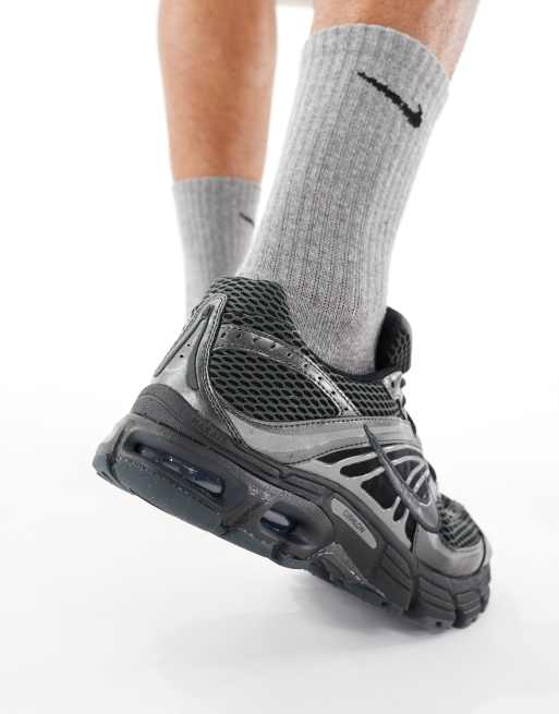Nike Air Max Moto 2K sneakers in black, 5 of 5
