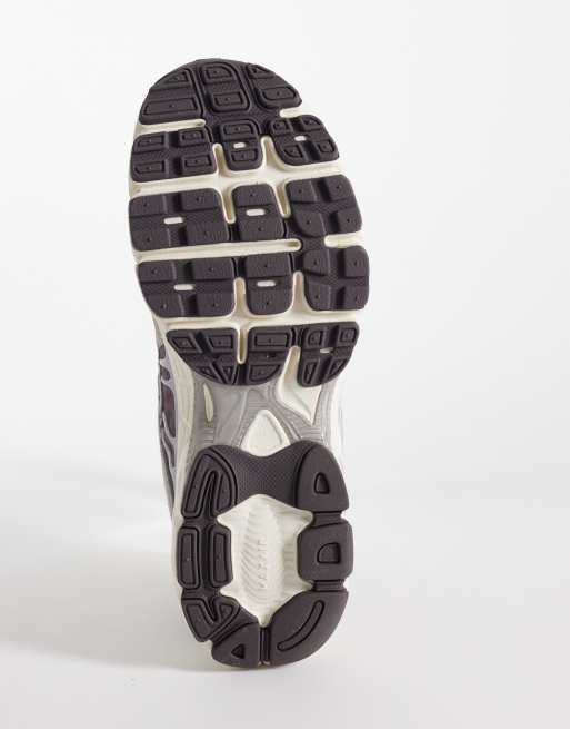 Nike Air Max Moto 2K sneakers in gray suede, 5 of 5