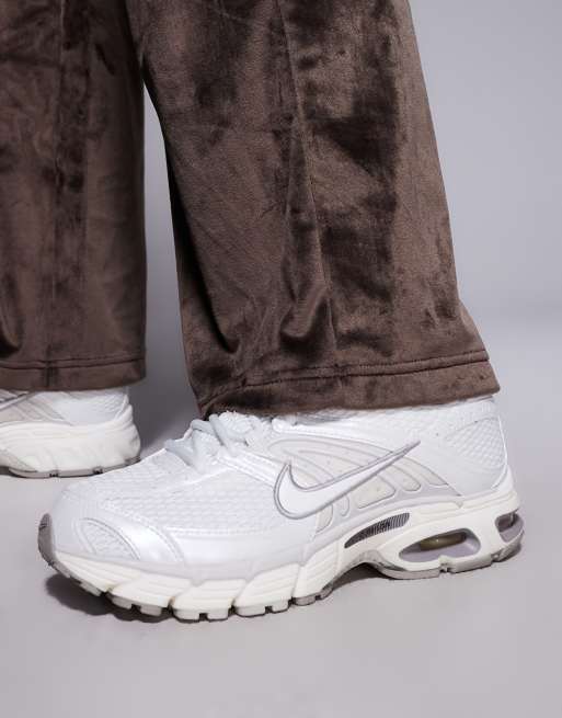 Nike Air Max Moto 2K sneakers in off white , 4 of 5