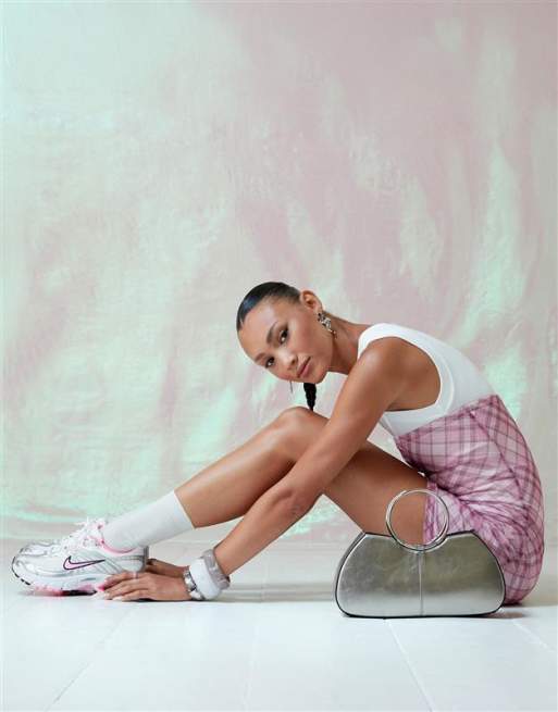 Nike Air Max Moto 2K sneakers in white and pink
