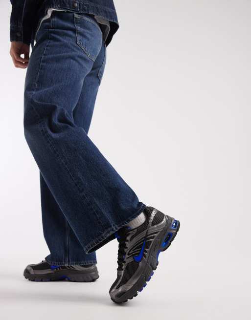 Nike Air Max - Moto 2K - Sneakers in zwart en blauw, 3 van 5