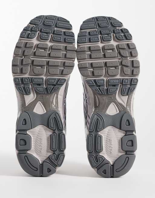 Nike Air Max Moto 2K trainers in grey, 5 of 5