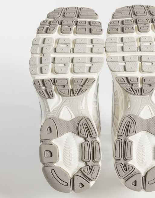 Nike Air Max Moto 2K trainers in white iridescent, 4 of 5