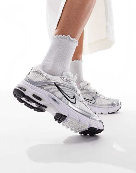 Nike Air – Max Moto 2K – Unisex-Sneaker in Weiß und Silber - view 1