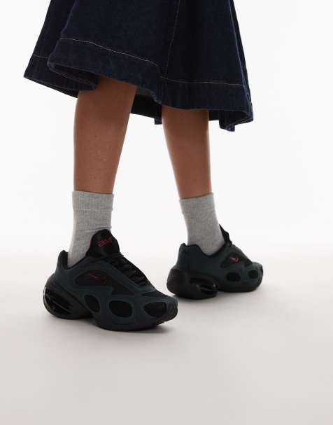 Nike - Air Max Muse - Sneakers nere e verde scuro - view 1