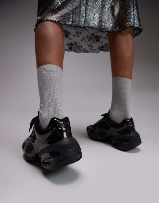 Nike – Air Max Muse – Unisex-Sneaker in Triple Black | ASOS