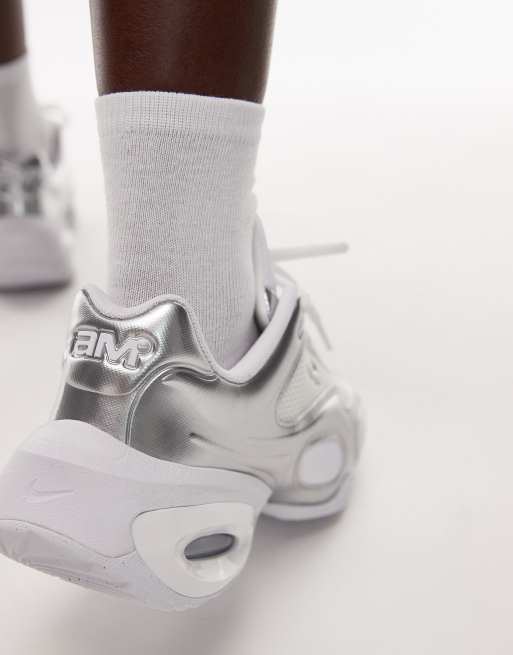 Nike – Air Max – Muse – Unisex – Vita och silvermetalliska sneakers, 4 av 5