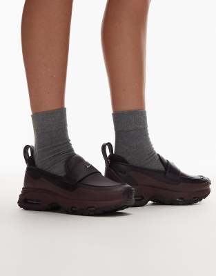 Nike Air Max Phenomena sneakers in burgundy and metallic silver | ASOS