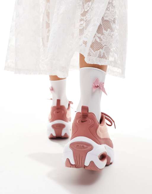 Nike Air Max Portal sneakers in pink and white, 2 of 5