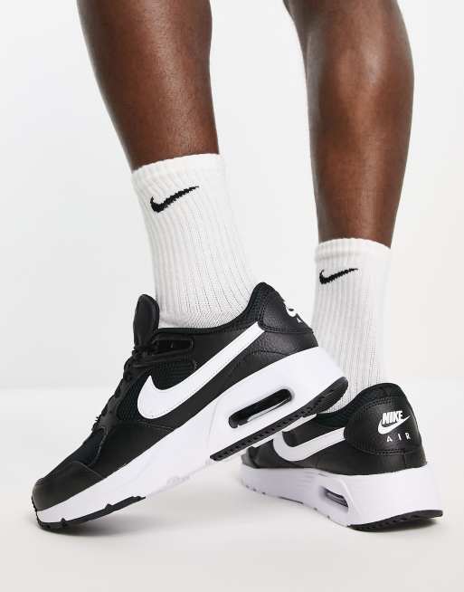 Black and white store mens nike trainers