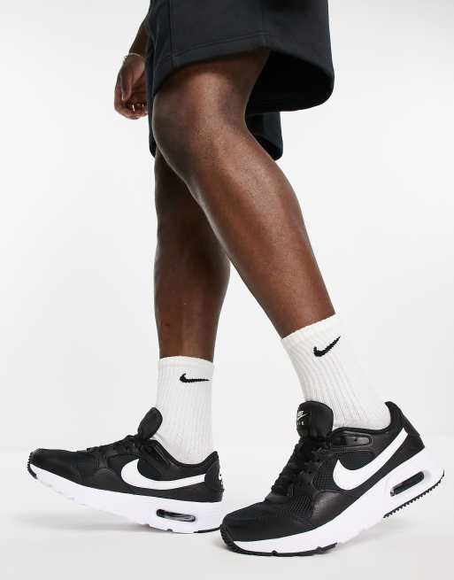 Nike black outlet and white outfit