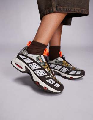 Nike Air Max Sndr Sneakers In Brown