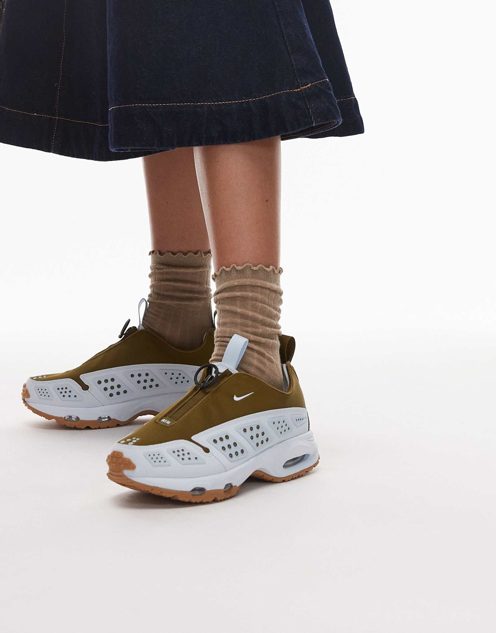 Кроссовки Nike Air Max SNDR зеленого и синего цветов