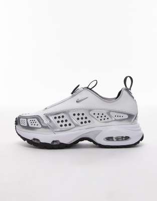 Nike Air Max Sndr Se Sneaker In White