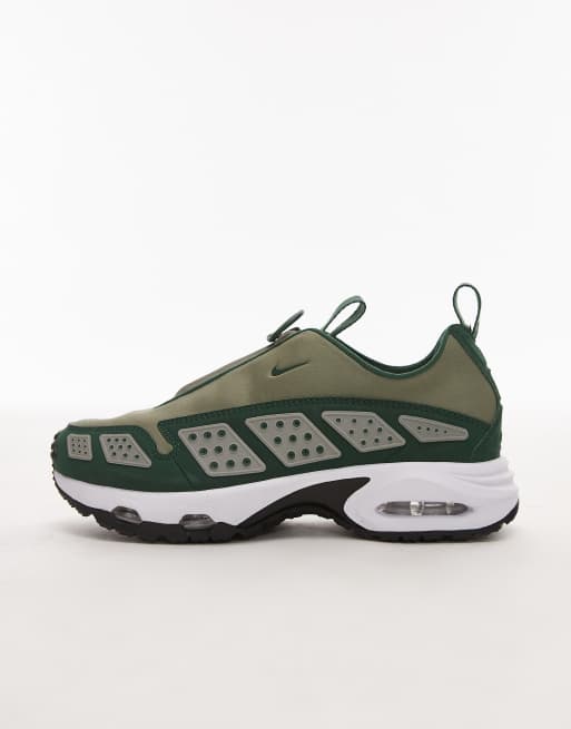 Nike Air Max SNDR trainers in green and white