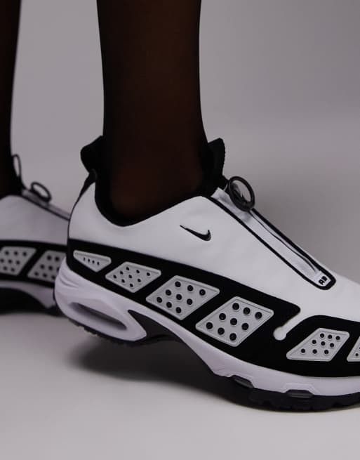 Nike Air Max - SNDR - Uniseks sneakers in wit en zwart | ASOS
