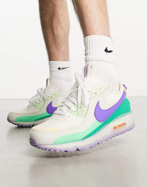 Nike colorful outlet trainers