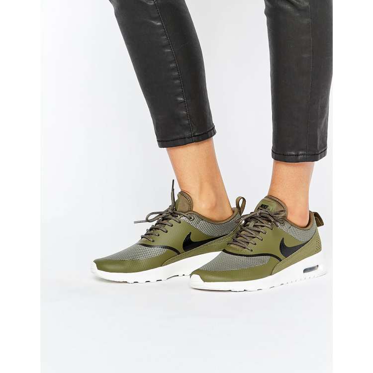 Womens khaki 2025 trainers nike