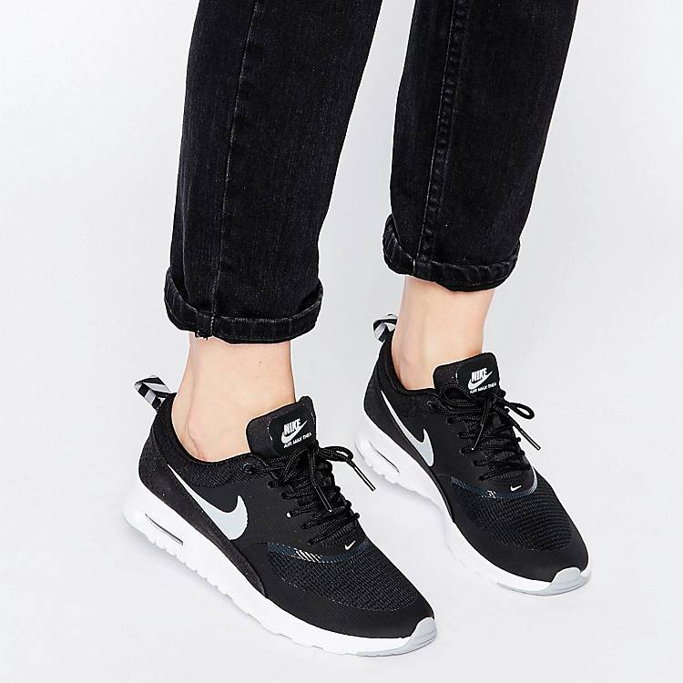 Leegte Aan boord pols Nike Air Max - Thea - Zwart-witte sneakers | ASOS