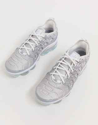 vapormax plus bianche