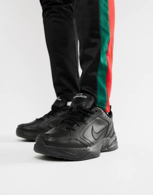 nike air monarch black outfit