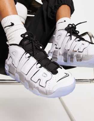 Nike Air More Uptempo Sneakers bianche e argento metallizzato ASOS