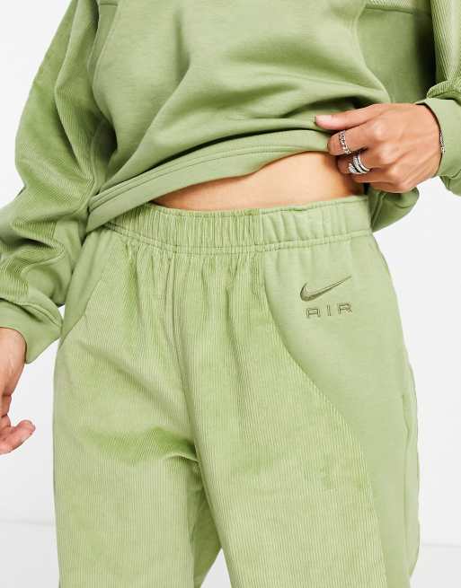 Nike - Exclusivité - Pantalon de jogging en velours - Vert d'extérieur